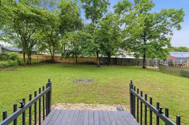 2804 W Whiteside Street, Springfield, MO 65807