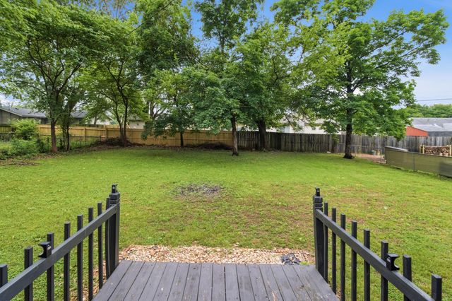 2804 W Whiteside Street, Springfield, MO 65807