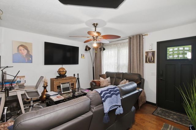 2804 W Whiteside Street, Springfield, MO 65807