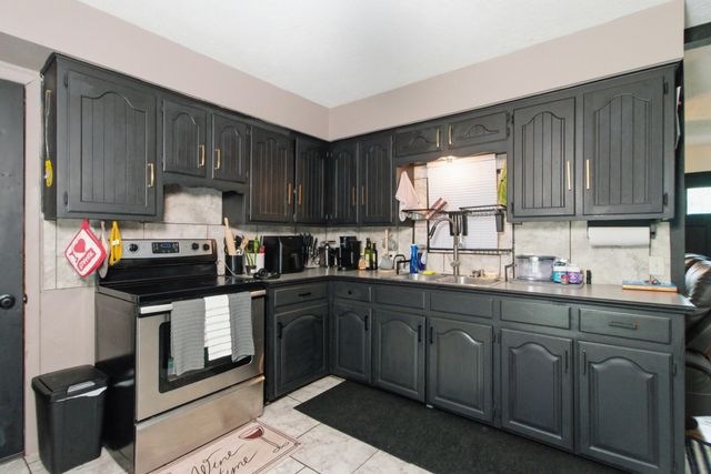 2804 W Whiteside Street, Springfield, MO 65807