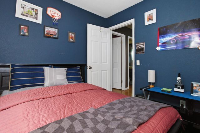 2804 W Whiteside Street, Springfield, MO 65807