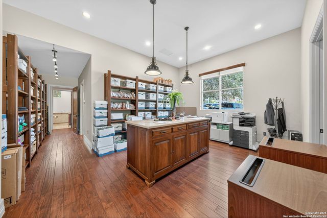 16023 Via Shavano, San Antonio, TX 78249