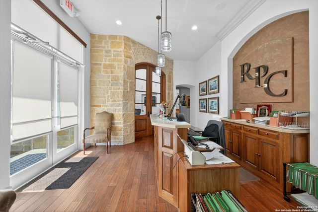 16023 Via Shavano, San Antonio, TX 78249