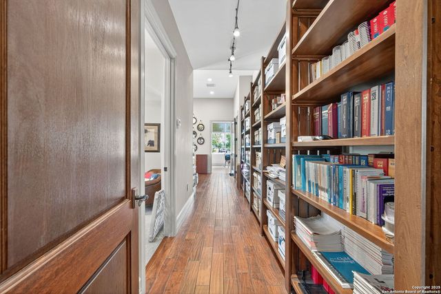 16023 Via Shavano, San Antonio, TX 78249