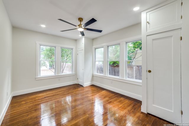 2007 W Mistletoe Ave, San Antonio, TX 78201