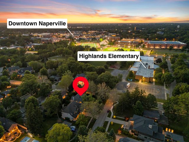 605 Thornwood Drive, Naperville, IL 60540
