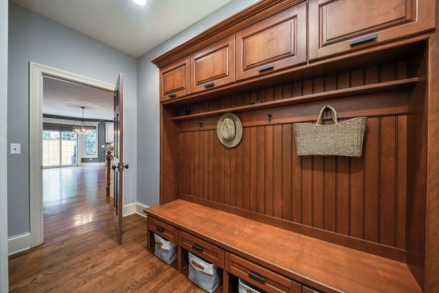 605 Thornwood Drive, Naperville, IL 60540