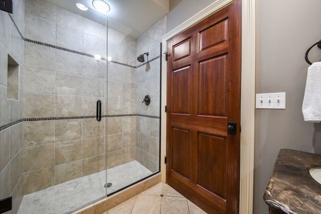 605 Thornwood Drive, Naperville, IL 60540