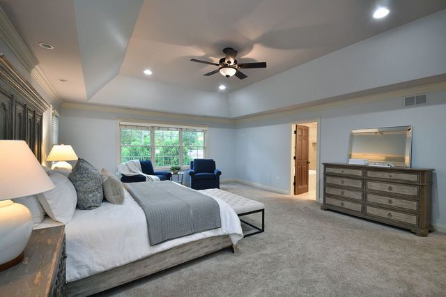605 Thornwood Drive, Naperville, IL 60540