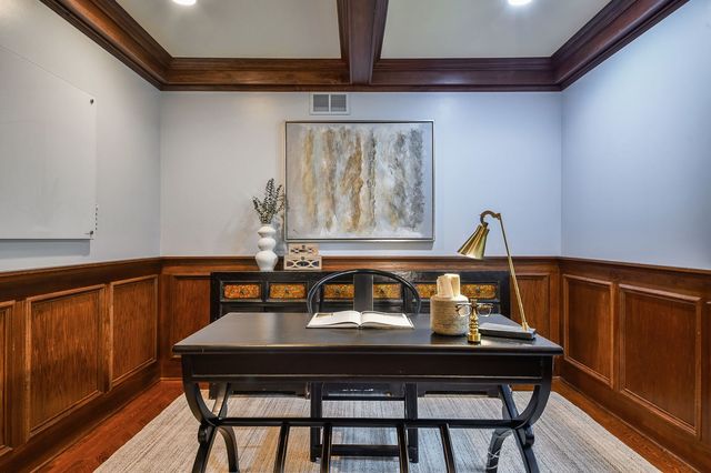 605 Thornwood Drive, Naperville, IL 60540