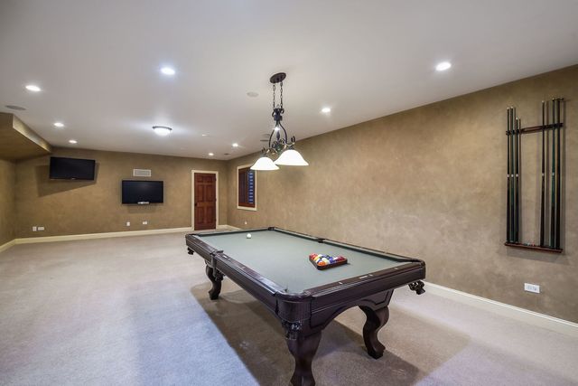 605 Thornwood Drive, Naperville, IL 60540