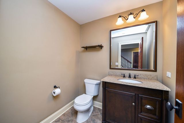 605 Thornwood Drive, Naperville, IL 60540