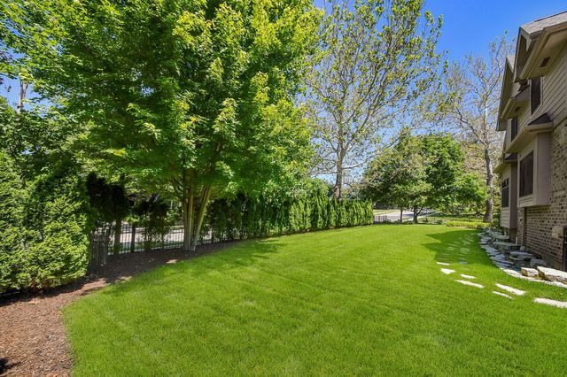 605 Thornwood Drive, Naperville, IL 60540