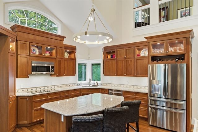 39 Adams St, Acton, MA 01720