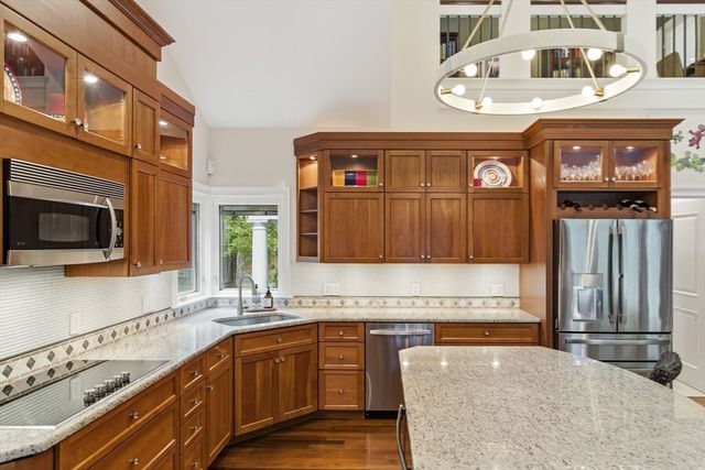 39 Adams St, Acton, MA 01720