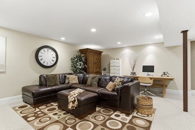 39 Adams St, Acton, MA 01720