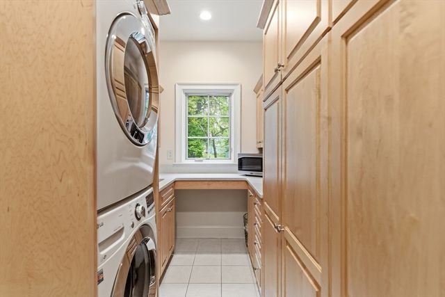 39 Adams St, Acton, MA 01720