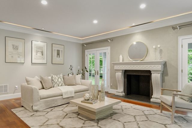 39 Adams St, Acton, MA 01720