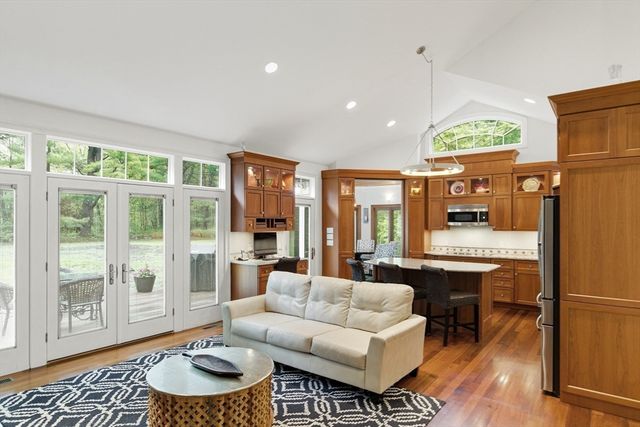 39 Adams St, Acton, MA 01720