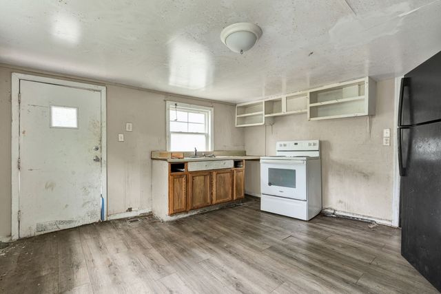2002 Cleveland Ave, Chattanooga, TN 37404