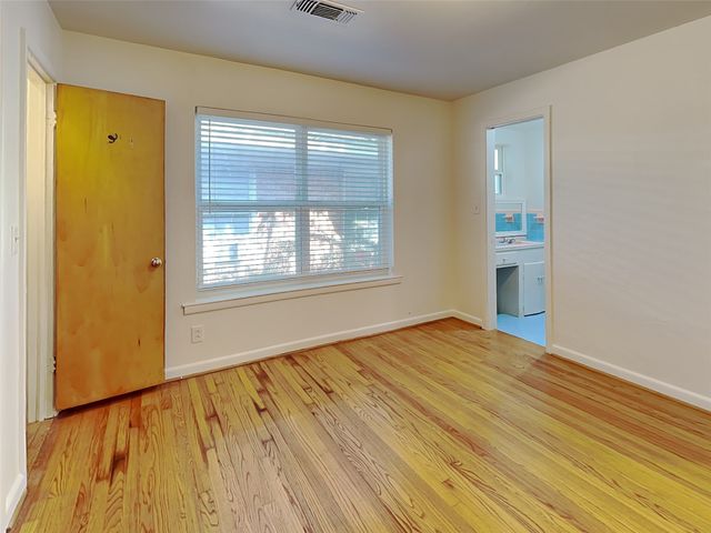 2102 Elmwood Boulevard, Dallas, TX 75224