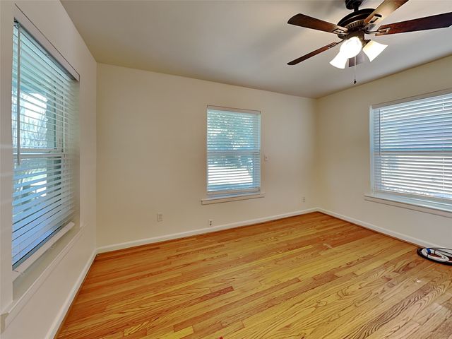 2102 Elmwood Boulevard, Dallas, TX 75224