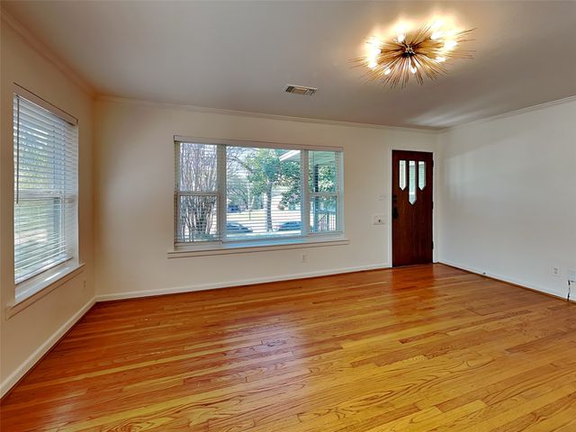 2102 Elmwood Boulevard, Dallas, TX 75224