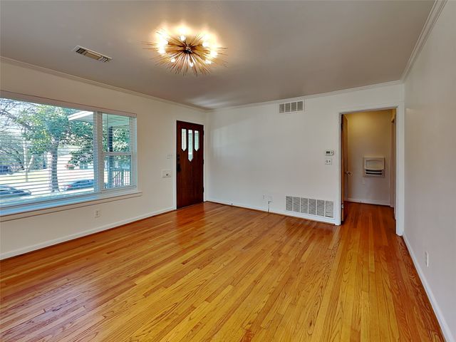 2102 Elmwood Boulevard, Dallas, TX 75224