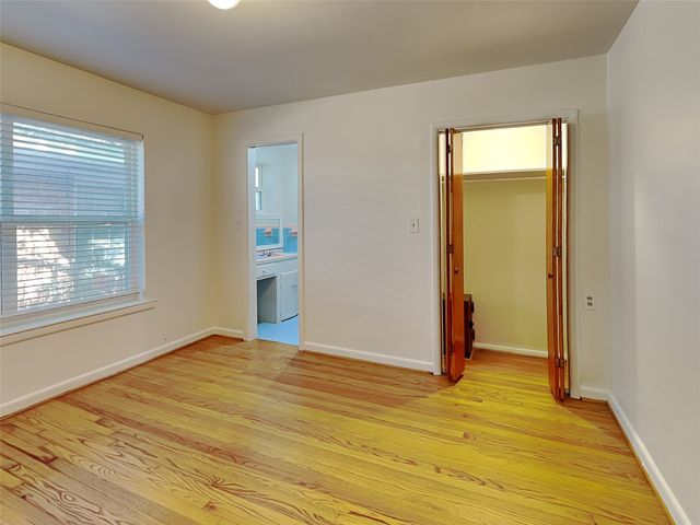 2102 Elmwood Boulevard, Dallas, TX 75224