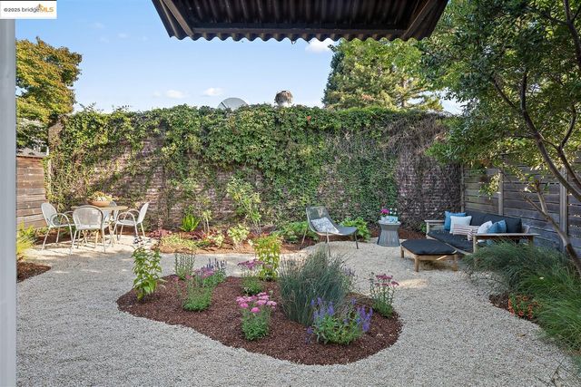2116 Woolsey St, Berkeley, CA 94705