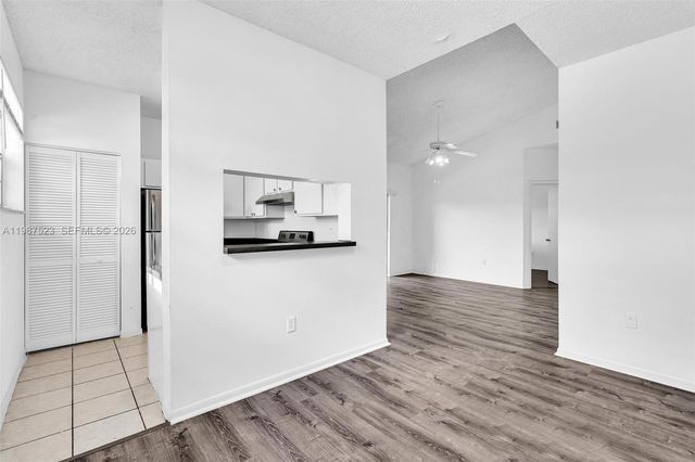 1701 NW 96th Ter 1C, Pembroke Pines, FL 33024