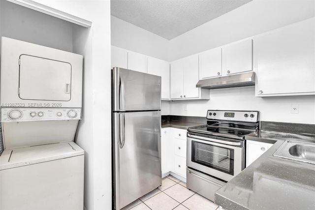 1701 NW 96th Ter 1C, Pembroke Pines, FL 33024