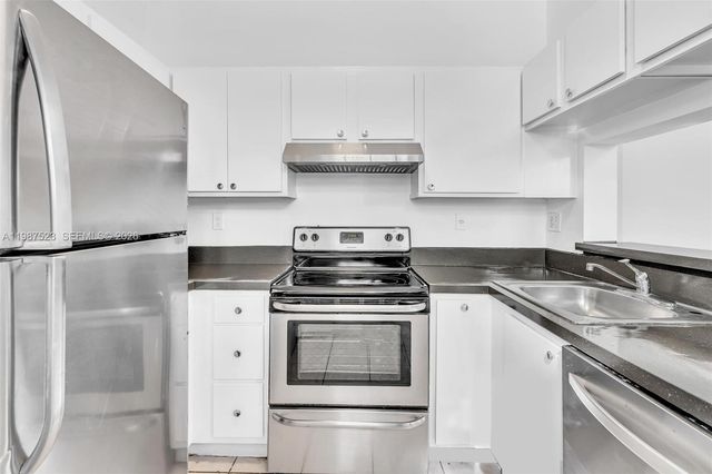 1701 NW 96th Ter 1C, Pembroke Pines, FL 33024