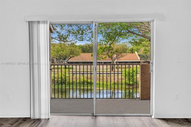 1701 NW 96th Ter 1C, Pembroke Pines, FL 33024