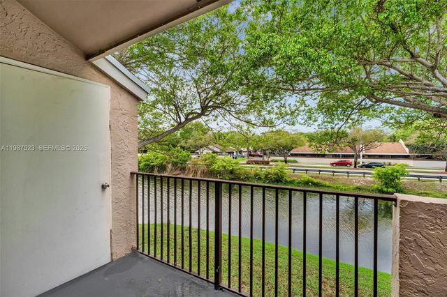 1701 NW 96th Ter 1C, Pembroke Pines, FL 33024