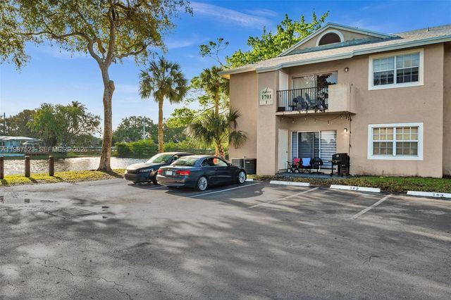 1701 NW 96th Ter 1C, Pembroke Pines, FL 33024