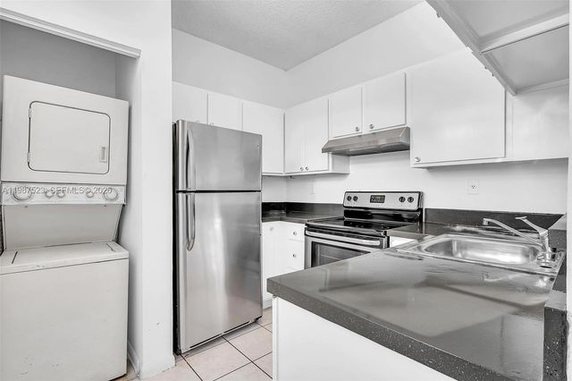 1701 NW 96th Ter 1C, Pembroke Pines, FL 33024