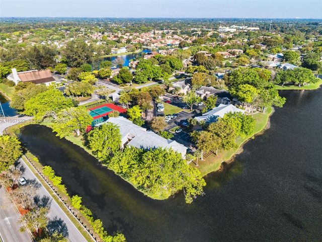 1701 NW 96th Ter 1C, Pembroke Pines, FL 33024