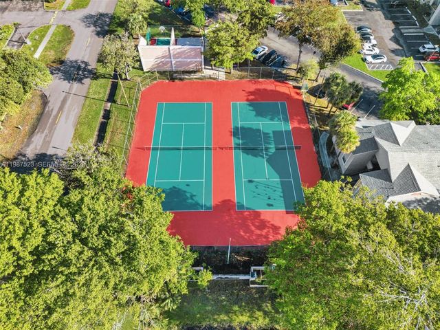 1701 NW 96th Ter 1C, Pembroke Pines, FL 33024