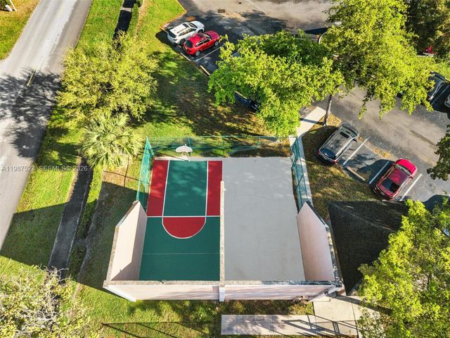 1701 NW 96th Ter 1C, Pembroke Pines, FL 33024