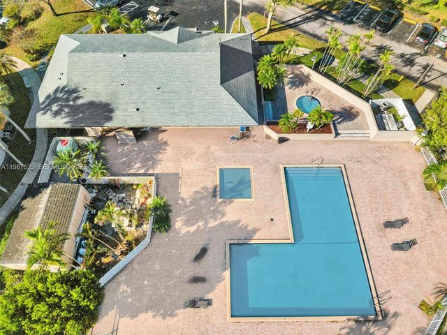 1701 NW 96th Ter 1C, Pembroke Pines, FL 33024