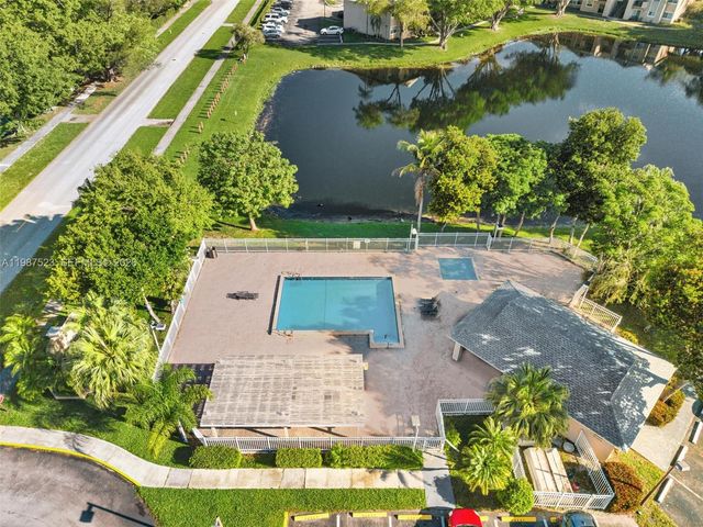 1701 NW 96th Ter 1C, Pembroke Pines, FL 33024
