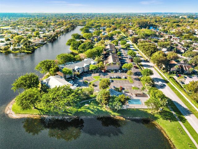 1701 NW 96th Ter 1C, Pembroke Pines, FL 33024