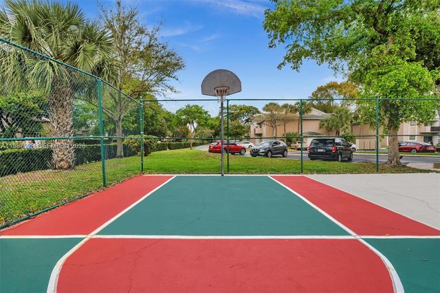 1701 NW 96th Ter 1C, Pembroke Pines, FL 33024