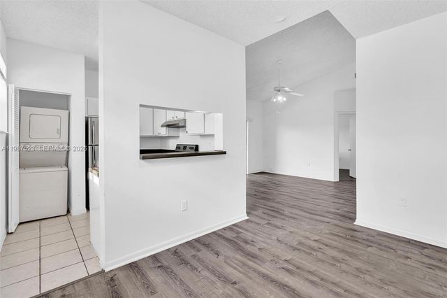 1701 NW 96th Ter 1C, Pembroke Pines, FL 33024