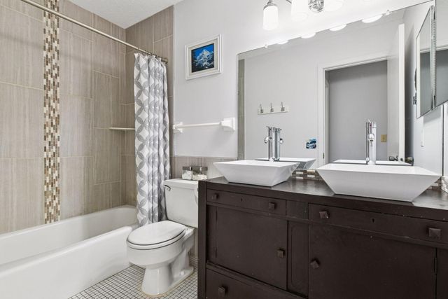 4453 Cedar Lake Road S, Saint Louis Park, MN 55416