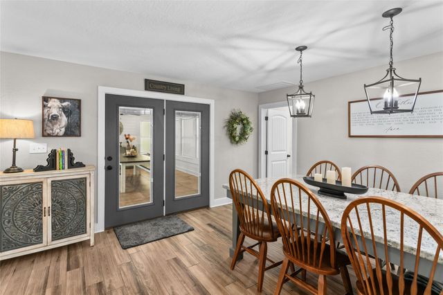 489 Schneider ST, Giddings, TX 78942