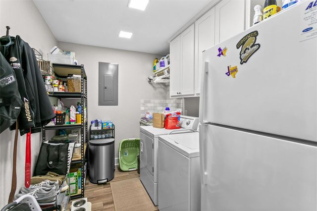 489 Schneider ST, Giddings, TX 78942