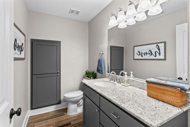 489 Schneider ST, Giddings, TX 78942