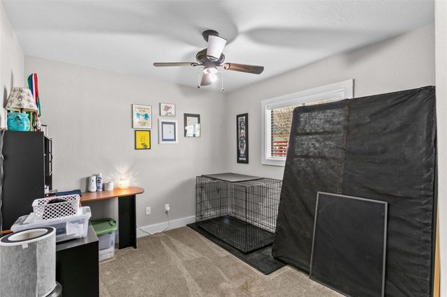 489 Schneider ST, Giddings, TX 78942